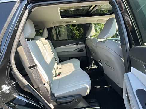 New 2026 INFINITI QX60 Luxe w/ Cargo Package image 10