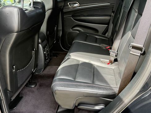 Used 2017 Jeep Grand Cherokee Limited RWD image 18