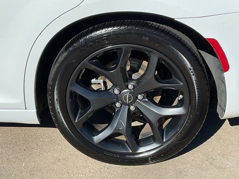 Used 2022 Chrysler 300 S image 8