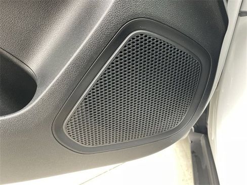 Used 2022 Hyundai Venue Limited image 22