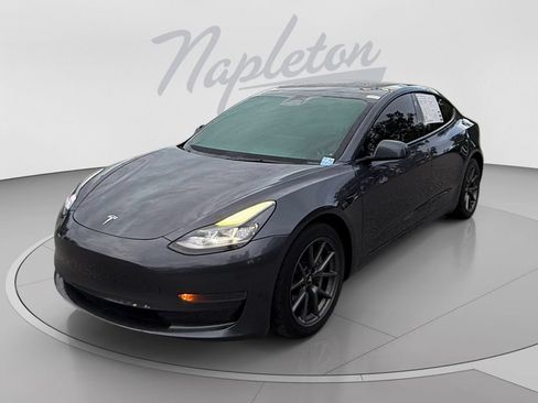 Used 2023 Tesla Model 3 Standard Range RWD image 1