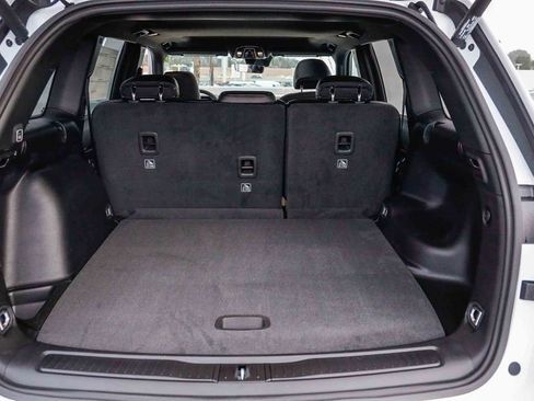 New 2025 Jeep Grand Cherokee Altitude image 27