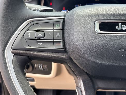 Used 2023 Jeep Grand Cherokee L Limited RWD image 20
