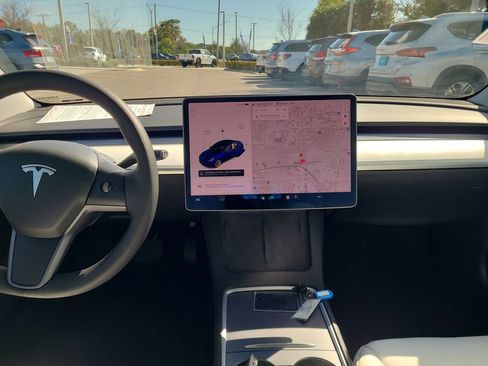 Used 2021 Tesla Model 3 Standard Range Plus image 23