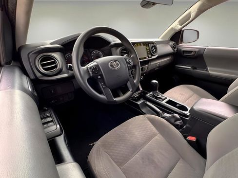 Used 2020 Toyota Tacoma SR w/ SR Convenience Package RWD image 17