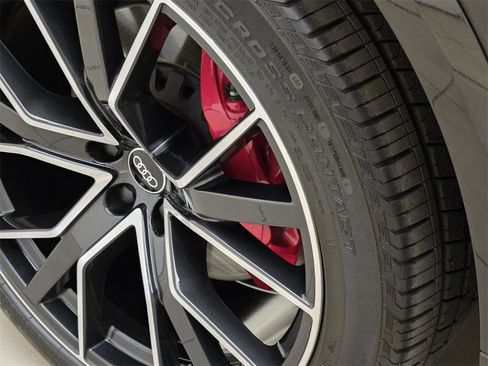 Used 2023 Audi Q8 Prestige image 13