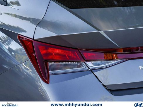 New 2026 Hyundai Elantra SE FWD image 7
