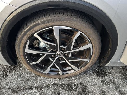 New 2025 Toyota Prius Plug-In Hybrid image 30