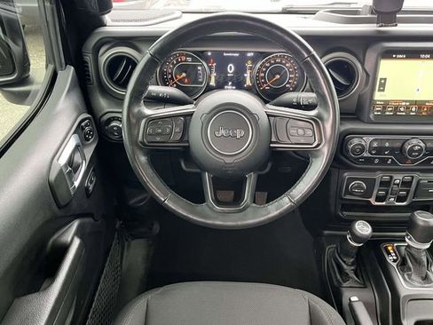 Used 2022 Jeep Gladiator Willys image 16