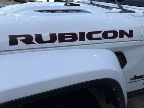 Used 2023 Jeep Gladiator Rubicon w/ LED Lighting Group AWD/4WD image 8