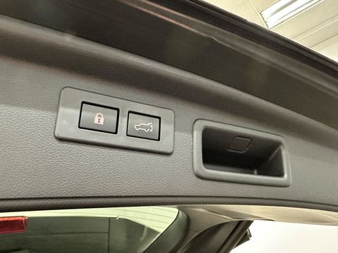 Used 2022 Subaru Forester Touring AWD/4WD image 32