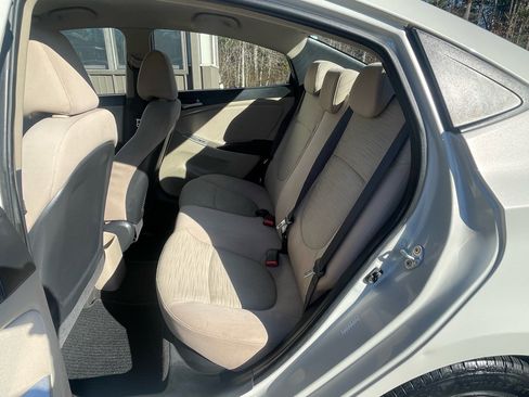 Used 2016 Hyundai Accent SE image 9