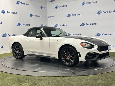 Used 2018 FIAT 124 Spider Abarth w/ Convenience Group image 2