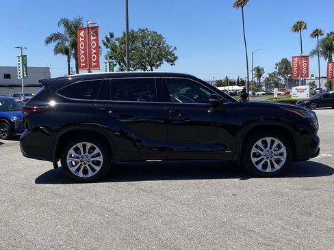 Certified 2026 Toyota Highlander Limited AWD/4WD image 44