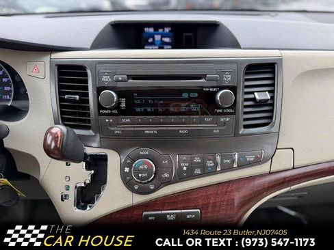 Used 2013 Toyota Sienna XLE image 26