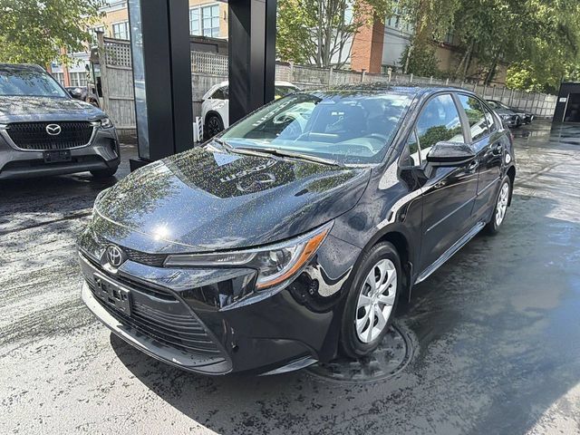 Used 2025 Toyota Corolla LE FWD image 4
