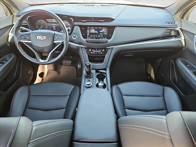 Used 2025 Cadillac XT6 Luxury FWD image 18