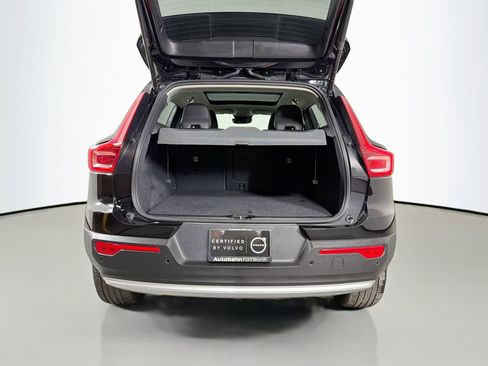 Certified 2025 Volvo XC40 B5 Core image 26