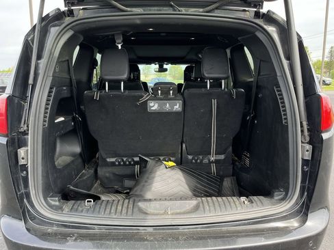 Used 2020 Chrysler Pacifica Touring-L image 26