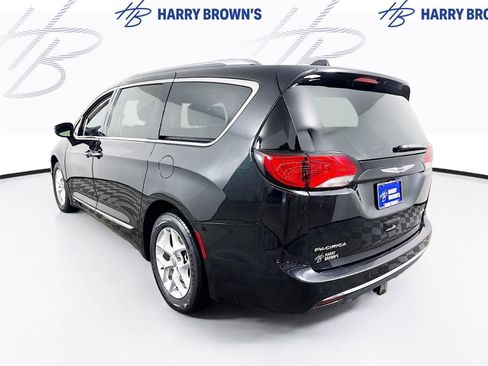 Used 2019 Chrysler Pacifica Limited FWD image 31