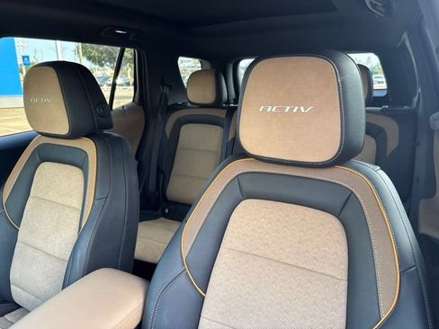 Used 2025 Chevrolet Equinox ACTIV w/ Safety and Technology Package FWD image 10