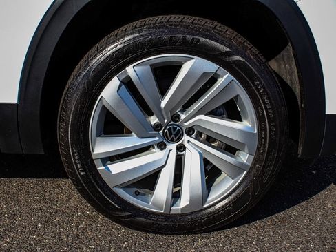 Used 2021 Volkswagen Atlas Cross Sport SE image 7