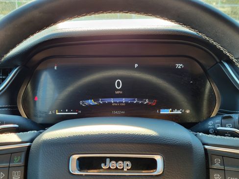 Used 2025 Jeep Grand Cherokee L Limited AWD/4WD image 9