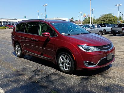 Used 2020 Chrysler Pacifica Touring-L w/ Tire & Wheel Group