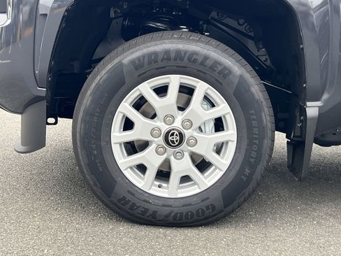 New 2025 Toyota Tacoma SR5 AWD/4WD image 5