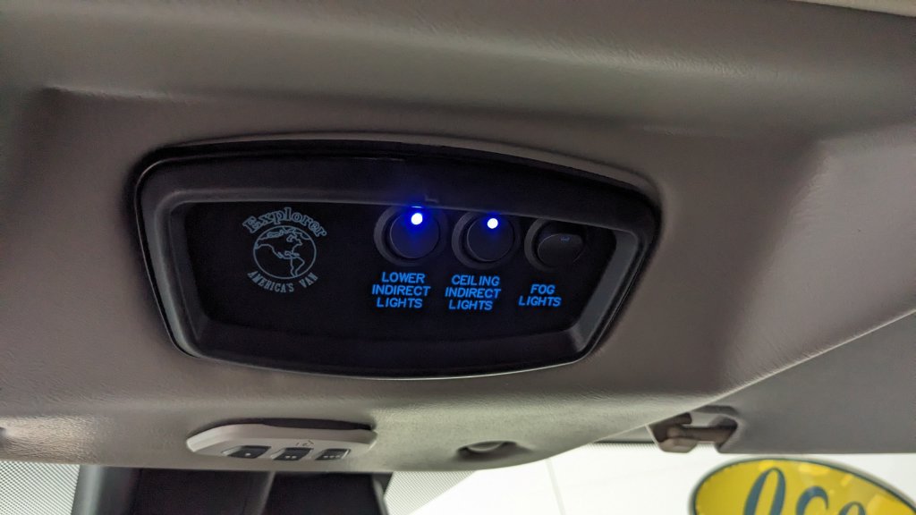 Used 2020 Chevrolet Express 2500 w/ Enhanced Convenience Package RWD image 32