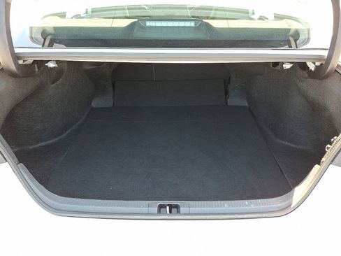 Used 2024 Toyota Camry SE image 28