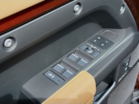 New 2026 Land Rover Defender 130 X-Dynamic SE AWD/4WD image 24