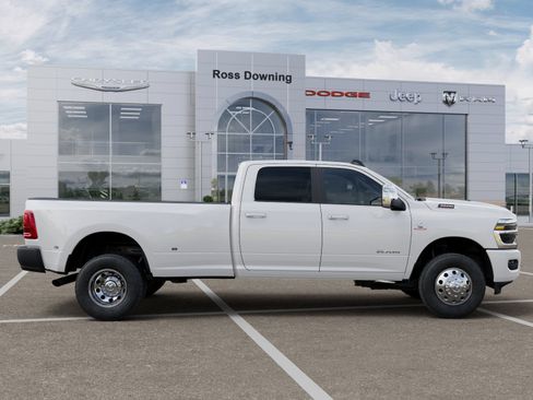 New 2026 RAM 3500 Laramie AWD/4WD image 21