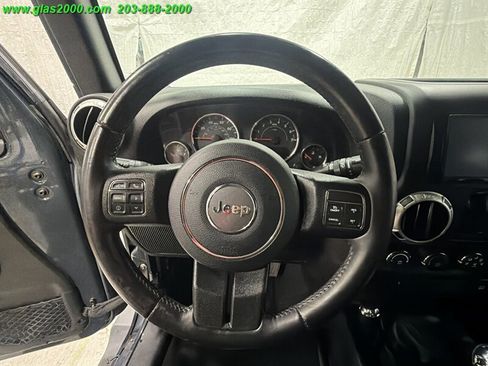 Used 2016 Jeep Wrangler Unlimited Sahara w/ Connectivity Group AWD/4WD image 4