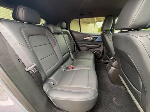 Used 2024 Chevrolet Equinox EV LT FWD image 29