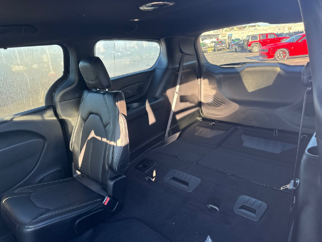 New 2027 Chrysler Pacifica Select w/ Family Tech Group FWD image 27