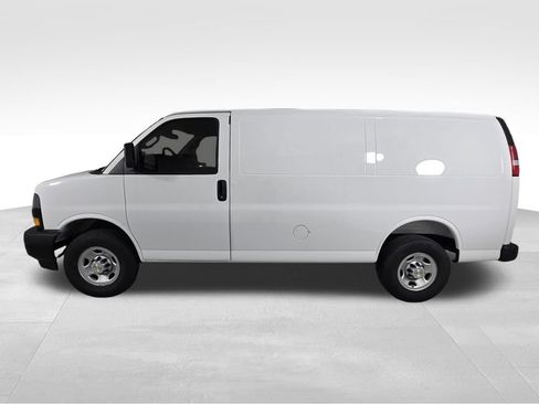 New 2026 Chevrolet Express 2500 w/ Communications Package RWD image 4