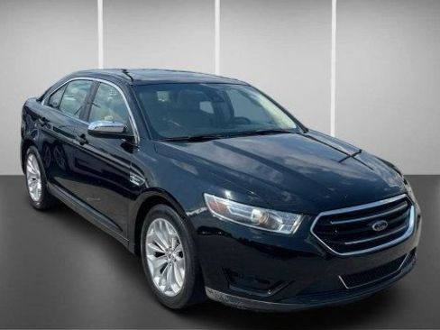 Used 2018 Ford Taurus Limited FWD image 2