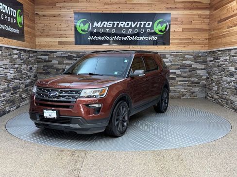 Used 2018 Ford Explorer XLT w/ Equipment Group 202A image 4