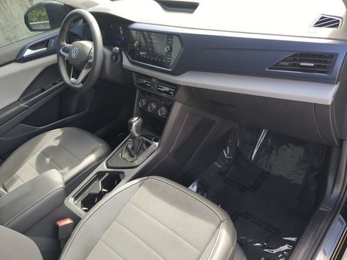 Certified 2023 Volkswagen Taos SE w/ Panoramic Sunroof Package FWD image 12