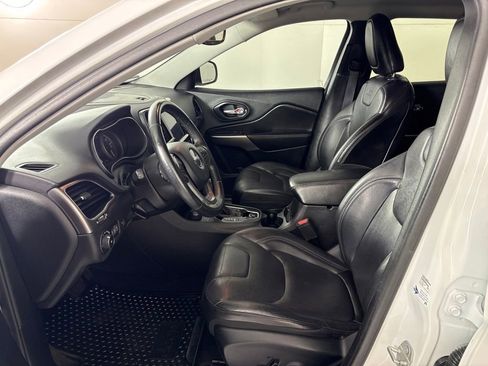 Used 2019 Jeep Cherokee Limited AWD/4WD image 31
