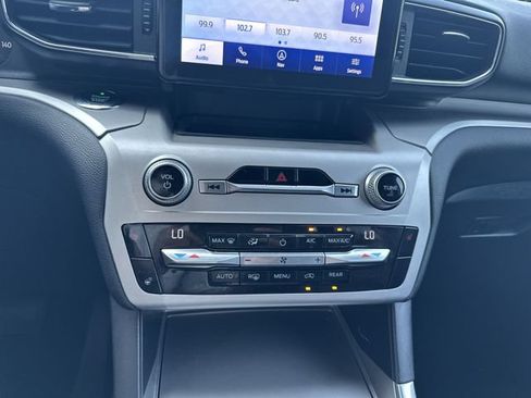 Certified 2021 Ford Explorer XLT w/ Equipment Group 202A RWD image 20