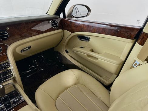 Used 2011 Bentley Mulsanne RWD image 30
