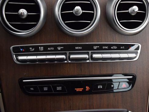 Used 2021 Mercedes-Benz GLC 300 image 27