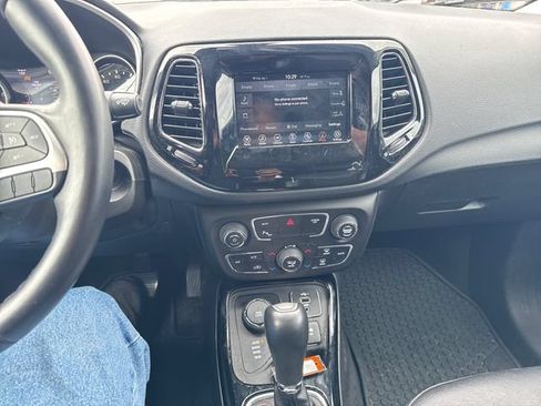 Used 2019 Jeep Compass Latitude AWD/4WD image 18