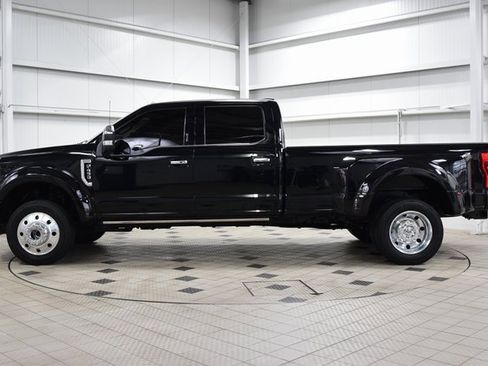 Used 2021 Ford F450 Platinum w/ FX4 Off-Road Package image 4