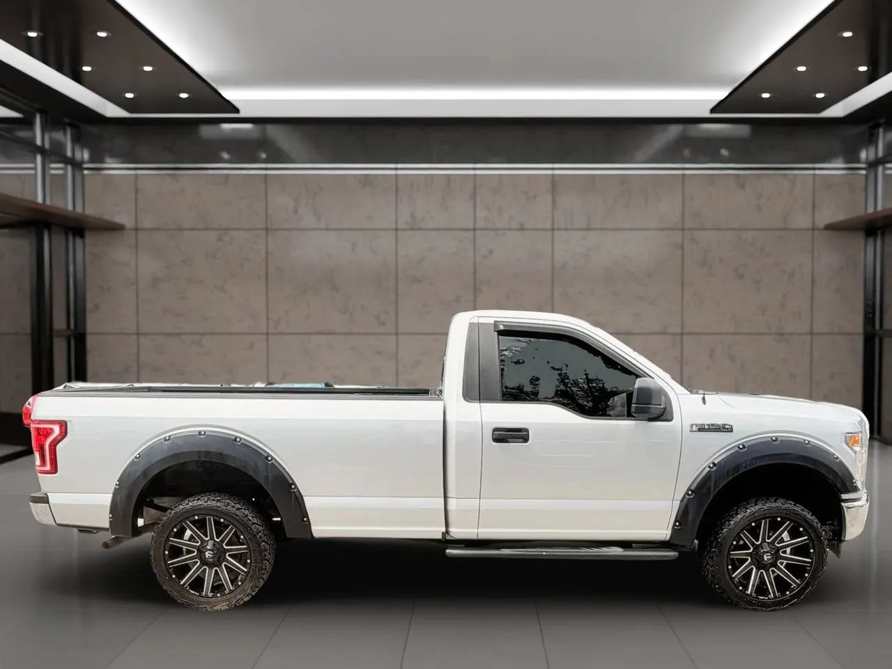 Used 2017 Ford F150 XLT RWD image 2