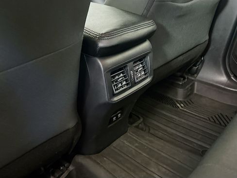 Used 2020 Toyota RAV4 XLE w/ Carpet Mat Package AWD/4WD image 27