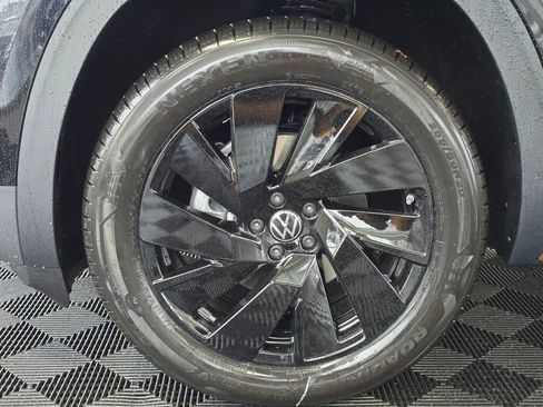 New 2026 Volkswagen Atlas SE image 11