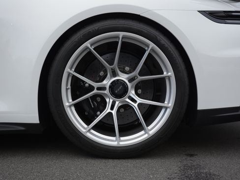 Certified 2026 Porsche 911 GT3 RWD image 39